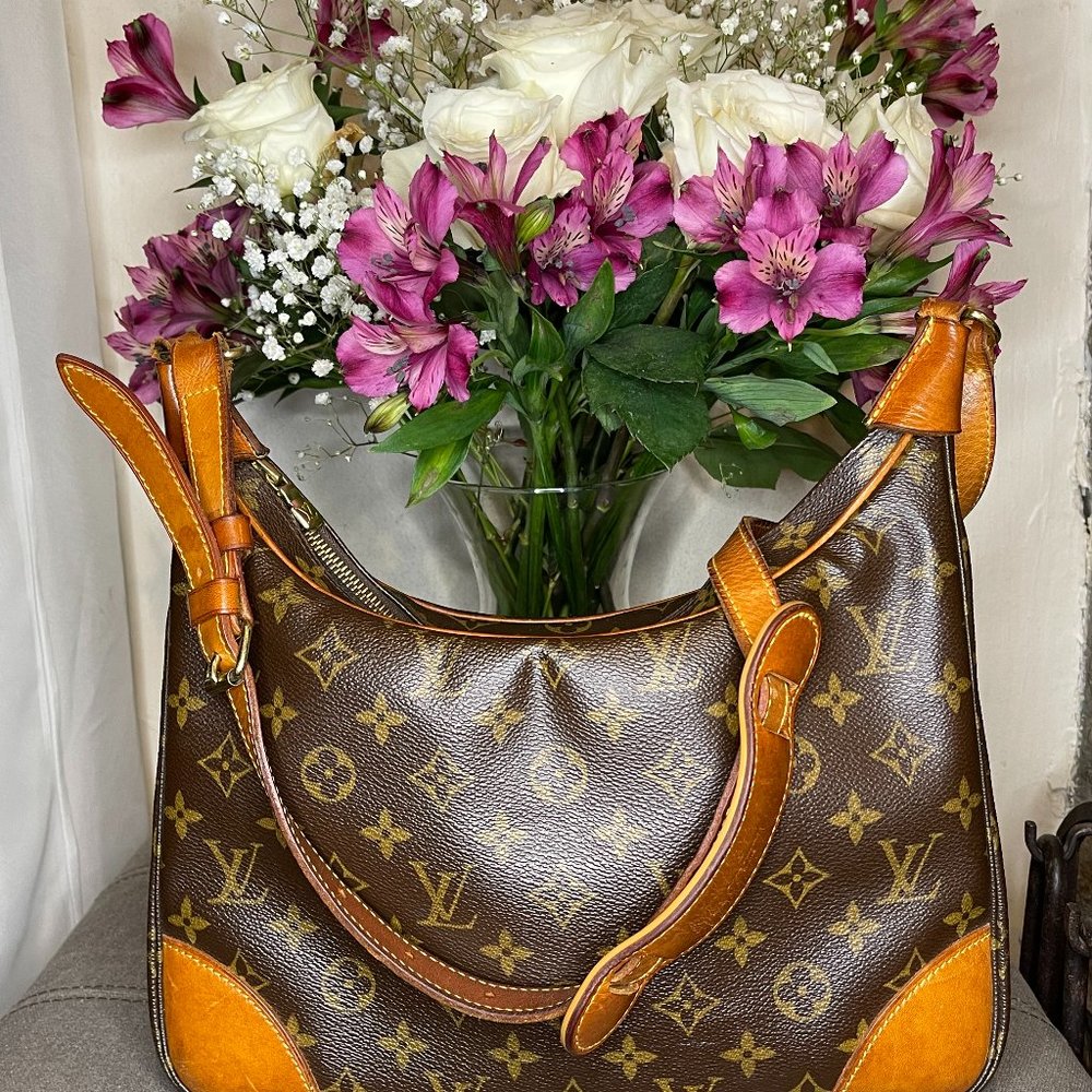Authentic Louis Vuitton Boulogne 30 Shoulder Bag